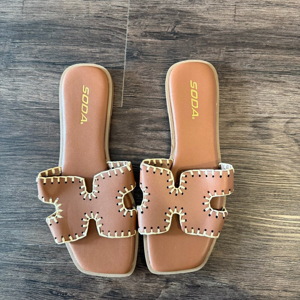 BROWN SANDALS